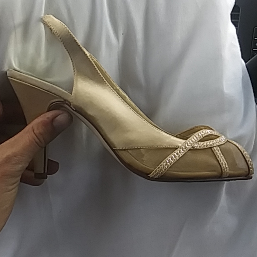Heels - Picture 4 of 6